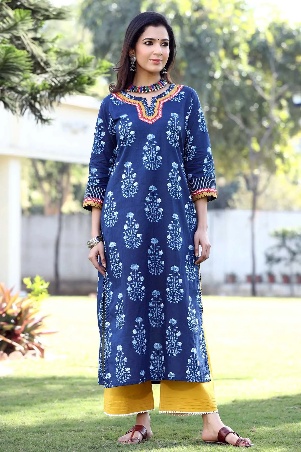 Straight Fit Kurta In Indigo Blue Buti Print